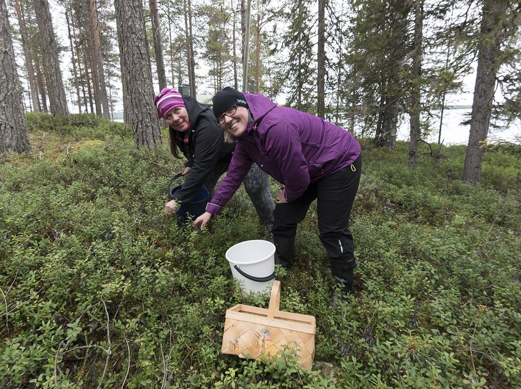 yhdistyksen jäseniä.