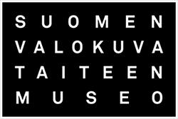 Tehtävissä nousevat esiin abstraktien valokuvien keskeiset ominaisuudet: aika & liike, materia, muoto ja valo & väri.
