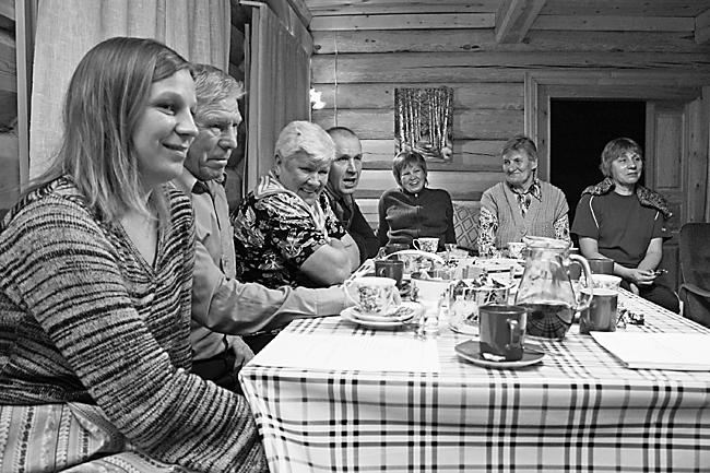 Vuvven lopus, talvikuul, Aleksandr Hudilainen allekirjutti käskyn, kudaman mugah vuozi Karjalas sanotah karjalan kielen da karjalazen kul tuuran vuvvekse. Pettymysty yhtelläh oli.