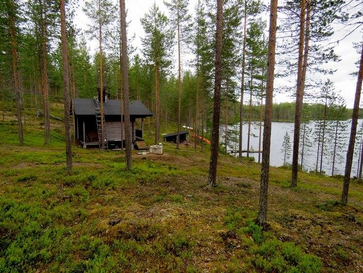 8 Kuva 7. Kortteli 5; rantavyöhyke kuvattu koilliseen.