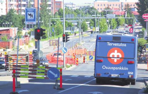 18.7. 2007 Remontti lisää ruuhkia Hatanpäällä Jatkossa uusi silta ja linja-autokaista tuovat sujuvuutta työmatkoille Hatanpään valtatien kaistajärjestelyihin tuli muutoksia tiistaiaamusta alkaen.