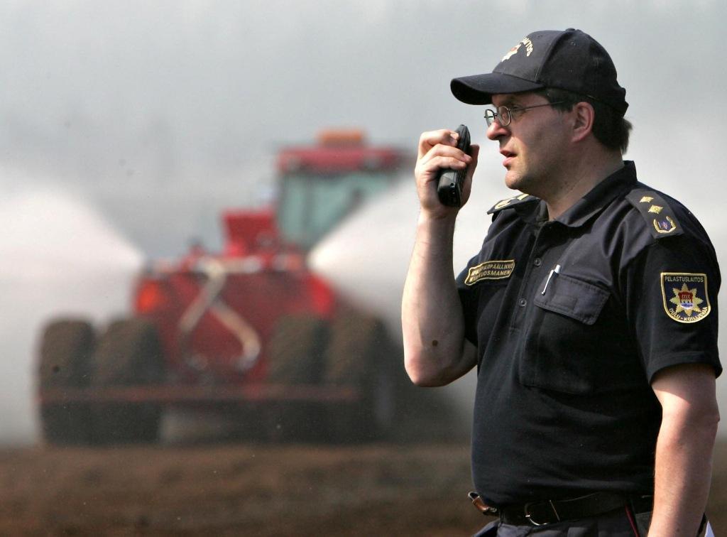 Pelastustoiminnan johtaminen turvetyömaan palotilanteessa 1/2 Tuotantoyksikkö vastaa pelastustoiminnan johtamisesta kunnes pelastusviranomainen ottaa johdon Läheiset työmaat ovat