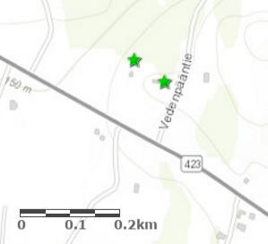 pitempiä ja kiertyvät tavanomaisesta kasvutavasta poikkeavalla tavalla. Rauhoitettu kuusi on tontin ainoa kuusi.