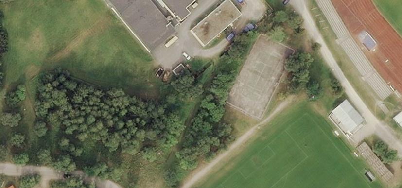 5. Asfalttikenttä (entinen tenniskenttä) Nykytilanne ja ongelmat Kenttä ei ole enää tenniskäytössä Kentän alueelle on sijoitettu muun muassa wc-koppeja.