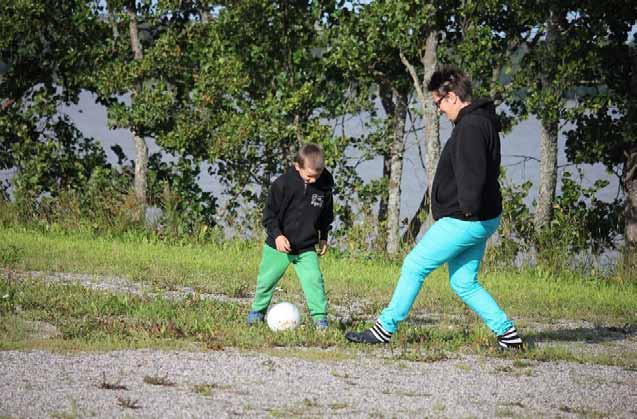 PELITREFFIT ELOKUUN LOPULLA Jännittävää potkupalloa! Pelitreffiviikonloppu vietettiin mielestämme melko hyvässä kelissä.tuu li oli kyllä liian voimakasta.
