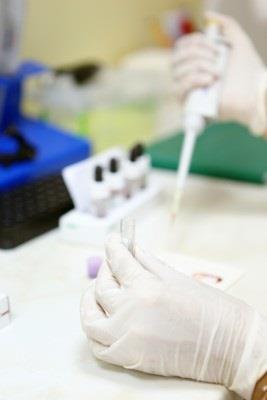 Toksisuusmittaukset - Homevaurion vakavuuden arviointi toksisuustestin avulla ISY sisäilmayritysten ja tutkimuslaitosten kanssa In vitro toksisuustesti: hiiren immuunipuolustuksen solujen kuolleisuus