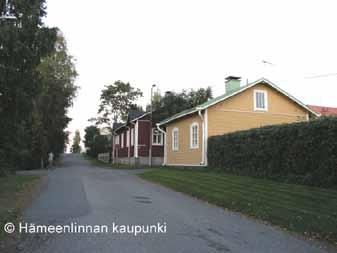 48 9.4. Myllymäki Nykytilanne Myllymäki on ollut kaupungin perinteinen riihi- ja myllyalue, jolle ensimmäiset asuinrakennukset ilmestyivät 1820-luvulla.