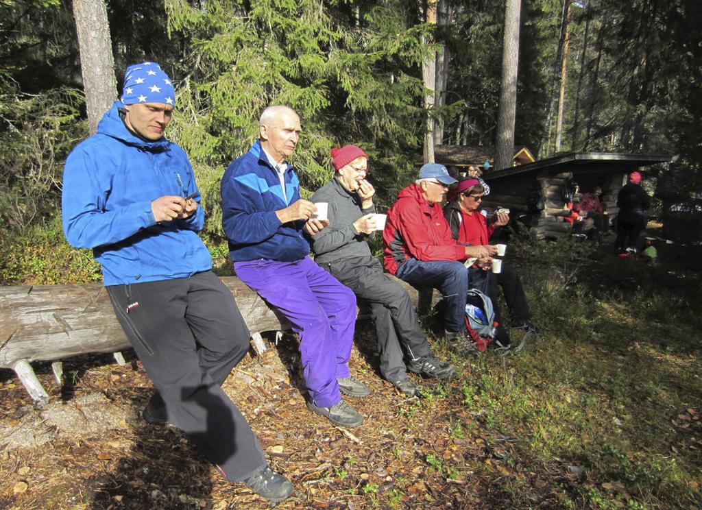 Lokakuun tapahtumia Sydän- ja polkuretki: Vekaruksen valloitus 30.9. Lähde patikoimaan upeaan koskikohteeseen Tuupovaaran Vekarukselle lauantaina 30.9. Kaikille sopiva päiväretki toteutetaan yhteistyössä Joensuun Ladun ja Pohjois-Karjalan Sydänpiirin kanssa.
