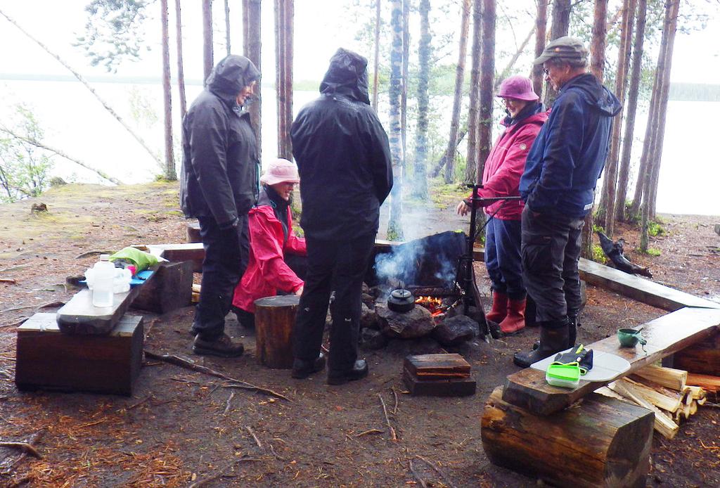 Kuhamaja jäsenten käytössä Retkeilyvarusteet Joensuun Latu vuokraa jäsenilleen Kuhasalossa sijaitsevaa, kotakeittiöllä varustettua 10 hengen Kuhamajaa. Se on sopiva retkikohde esim.