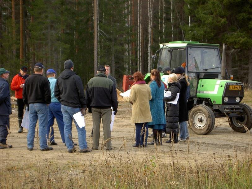 kirjataan ja käsitellään työtä ohjaavissa sidosryhmäkokouksissa sekä otetaan mahdollisuuksien mukaan huomioon.