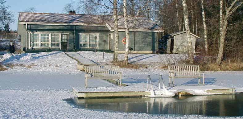 Laakson Laiturit auttaa Sinua mielellään täydellisen laiturin valinnassa. Kiinteä vai kelluva? Suomen olosuhteisiin ja erilaisiin käyttötarkoituksiin soveltuvat yleensä parhaiten kelluvat laiturit.