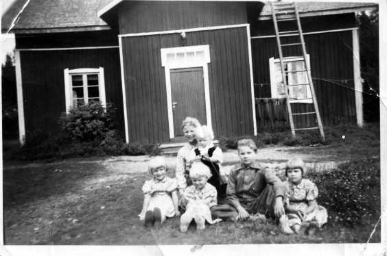 Sen lunastushinnaksi sovittiin 1700 mk ja tämä palsta lohkottiin 26.10.1920 Frans ja Hilda Pakulan tilasta Vesanummi-nimiseksi tilaksi.
