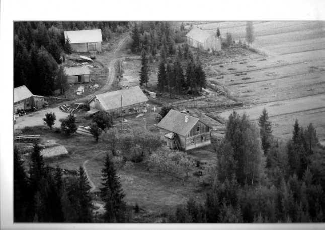 alla) ja Pekka Antero. Valto Myllyniemen toinen puoliso oli vuodesta 1938 Hilda Rebekka Viitala, o.s. Pietilä. Seuraavat omistajat olivat Reino Paavali Myllyniemi (s. 1929, k.