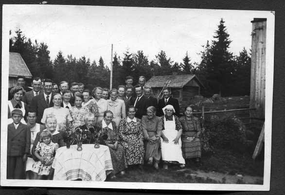 1932 se jaettiin Eufrosyne Jalosen kuoleman jälkeen perinnönjaon toimittamiseksi miehen ja lasten kesken.