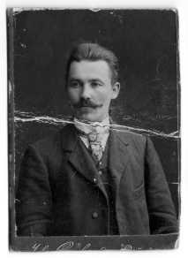Frans Välimaa. (Kuva: Pasi Mäkelän albumista.) Artturi Välimaa ja parihevoset. Aulis ja Maija Välimaa, Mäkelän lapset vasemmalta Jukka, Kirsti ja Seppo. (Kuva: Veikko Siltanen.