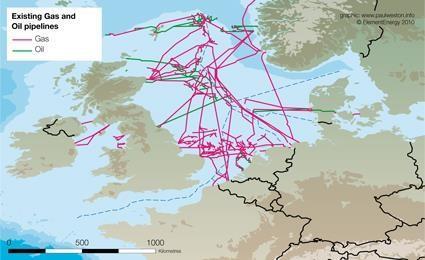 3. ÖLJY- JA KAASUPUTKILINJAT 3.1 Yleistä Merenalaisia öljy- ja kaasuputkilinjoja on monella alueella maailmassa.