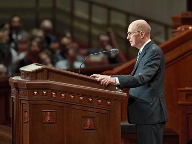 Lausun teille vakaan ja silti riemullisen todistukseni, että Herra Jeesus Kristus on ruorissa. Hän johtaa kirkkoaan ja palvelijoitaan, sanoi presidentti Henry B.