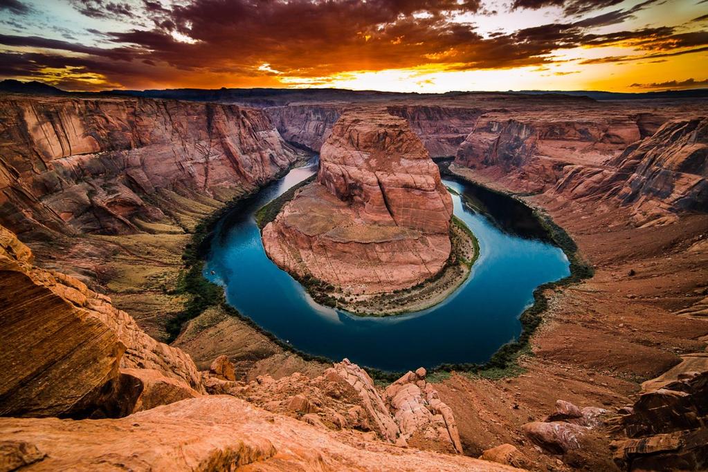 Horseshoe Bend Colorado-joen hevosenkengänmuotoinen mutka, joka sijaitsee lähellä Pagen kaupunkia, Arizonassa, Yhdysvalloissa.