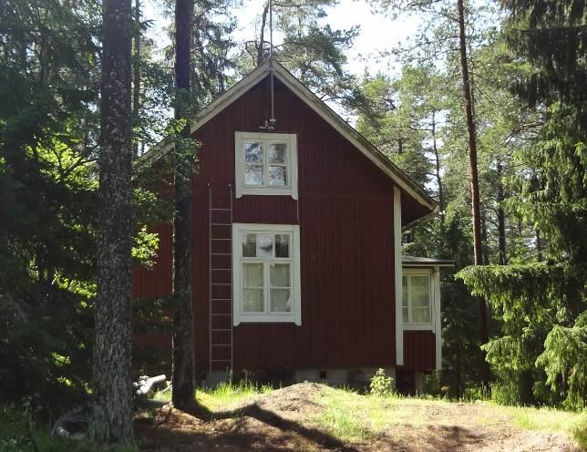 Väestön rakenne ja kehitys kaava-alueella Suunnittelualueella on yksi ympärivuotinen asunto leirikeskuksen työntekijöitä varten.