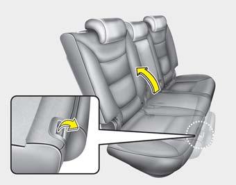 Aina kun palautat istuinosan alkuperäiseen asentoonsa, varmista, että se lukittuu paikoilleen vetämällä istuimen taka - osasta. 6.