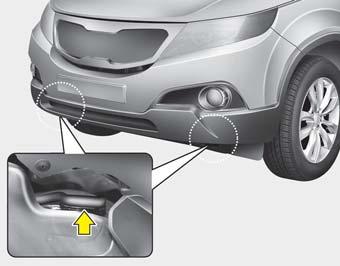 Ongelmatilanteessa OXM069014L Taittuva kiinnityskoukku (lavettiajoneuvolla hinaamiseen, mikäli varusteena) VAROITUS Älä käytä kuljetuskiinnityksen koukkuja auton etuosan alla hi - naustarkoituksiin.