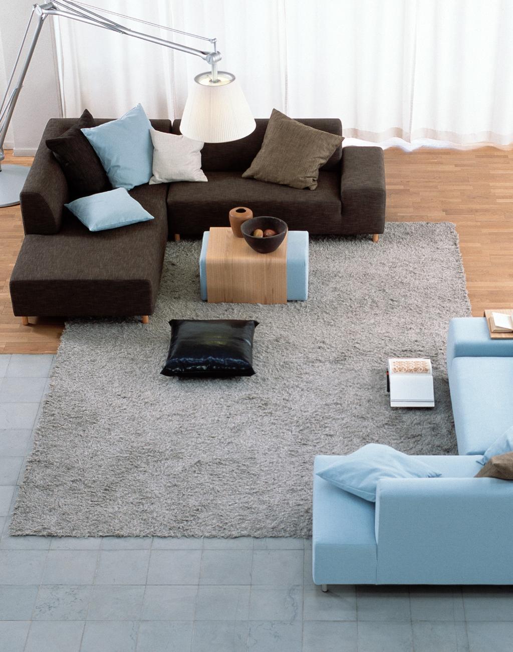 Irrotettava kangasverhoilu. Camp is a timeless modular sofa system which includes over 80 units. The series offers endless possibilities to make different kinds of combinations.