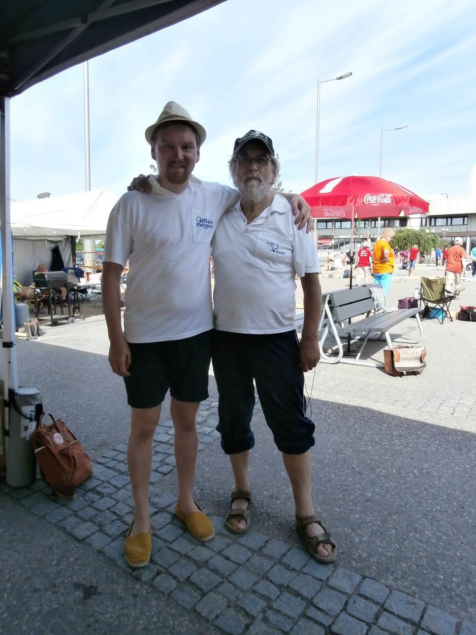 2 Suuri persoona on poissa joukostamme. Ennen ulkokauden alkua saapui surullinen viesti, seuramme kunniapuheenjohtaja Armas Hursti menehtyi vaikean sairauden uuvuttamana.