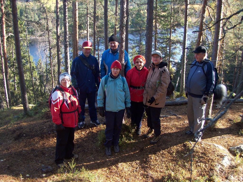 jälkeen ruokailtiin ravintola Olutmestarissa ja tutustuttiin Iisalmen uudistettuun vierasvenesatamaan.