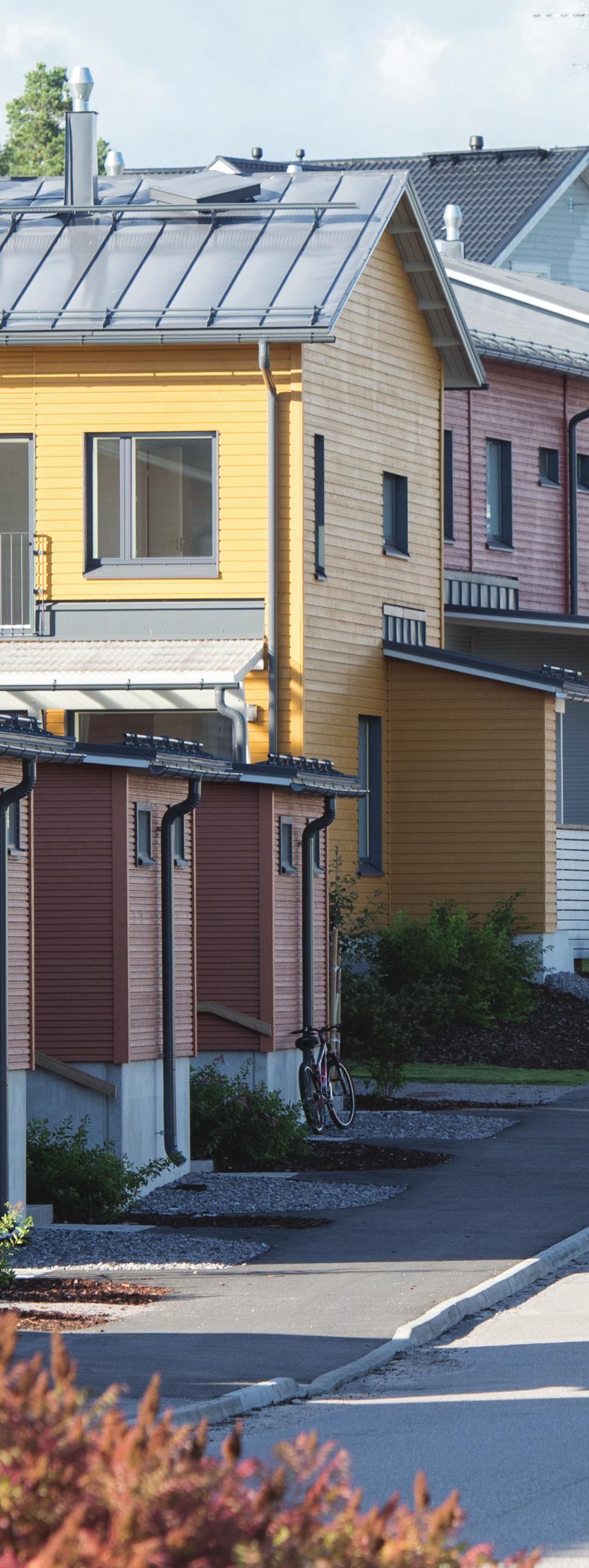10. Johtopäätökset Johtopäätöksinä mainittakoon, että KUUMA-seudun kuntien tulisi harkita asumisen kokonaiskonseptia uudelleen, sillä menneiden vuosikymmenien asumisratkaisuilla ei vastata vuoden