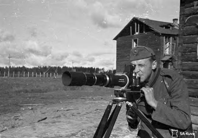 JATKOSOTA Tykistön kaukovalokuvausasema Valkeasaaressa Karjalan kannaksella lokakuussa 1941. Kuva SA-kuva. vauksia, ainakaan operatiivisiin analyyseihin.