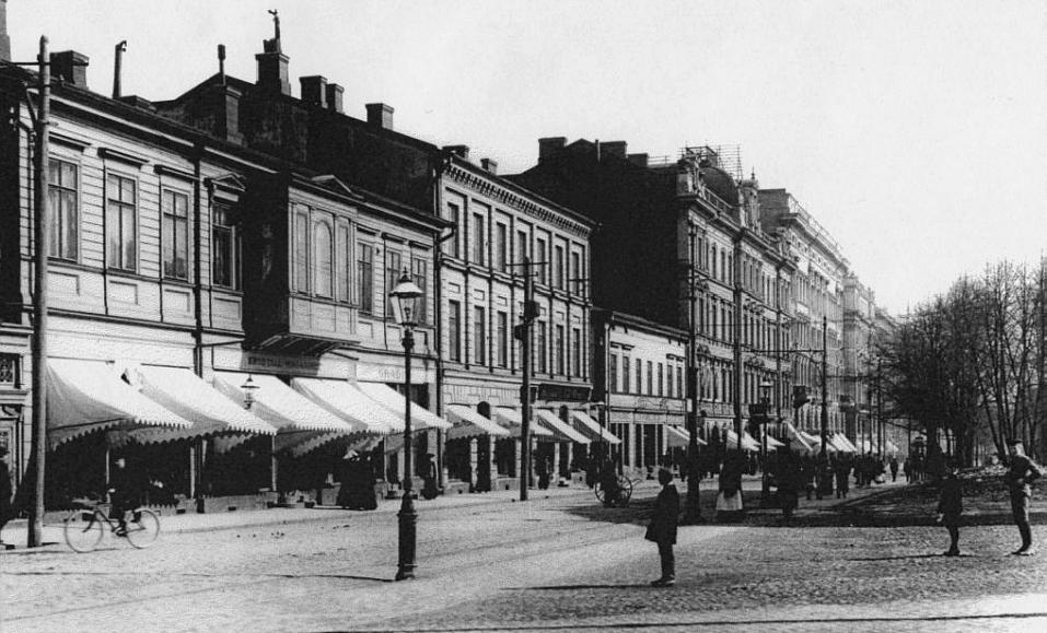 Esplanaadinkatu Norra Esplanadgatan 41, 39 (du domoj), 37 kaj 35 kiel la domoj aspektis 1906-1907.