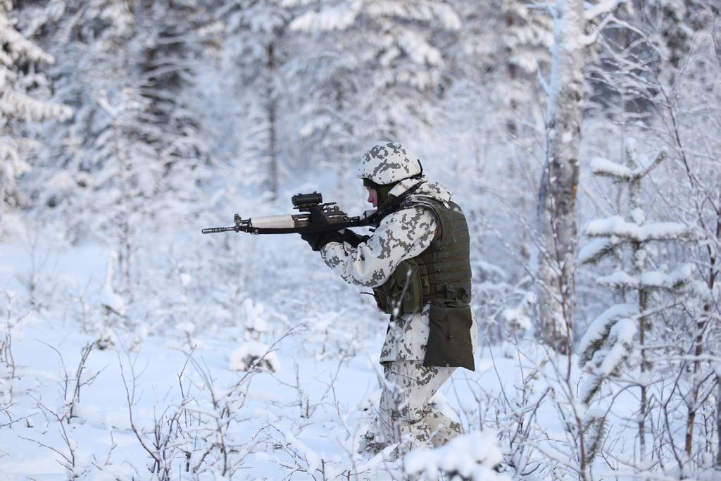 Maanpuolustuskorkeakoulu Valintaopas 2018 LISÄTIETOJA Maanpuolustuskorkeakoulu Opintoasiainosasto Hallinto- ja valintasektori Santahamina PL 7 00861 HELSINKI 0299 530 214, 0299 530 330