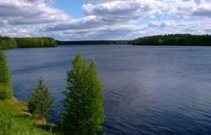 edustavuus, harvinaisuus, säilyneisyys ja alkuperäisyys - symboli- ja identiteettiarvot (tapahtumapaikat, historialliset tapahtumat, alueen väestölle merkittävät piirteet) - alueen elinvoimaisuus ja