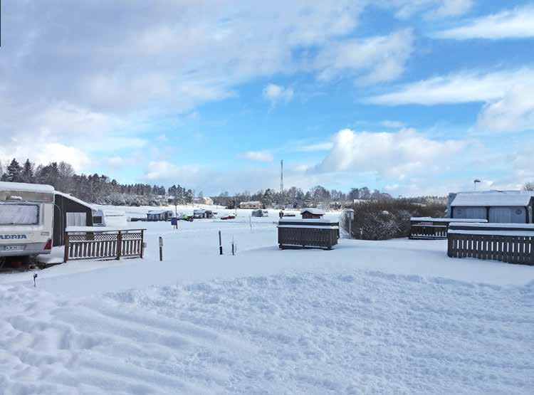 Siivoamme vessat, suihkut, yleiset tilat sekä pesemme ikkunat. Mikäli ilma sallii siistimme myös ulkoalueen talven Kevätkokous Kevätkokous pidettiin keskiviikkona 01.03.