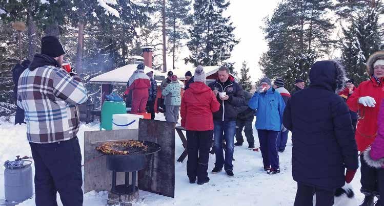 -25.6. 23.6. Juhannusaattona klo 21-02 KARAOKETANSSIT 24.6. Juhannuspäivän tanssit klo 20 01 UNELMAVÄVYT Mikä on hauskin muistonne karavaanielämästä?