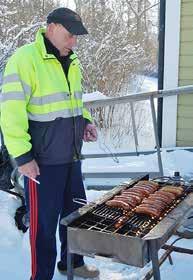 Rentouttavat iltalöylyt nautittiin Isolla Saunalla. Saunan jälkeen kokoonnuimme heittämään tikkaa, ja laulamaan Karaokea. TH. PÄÄSIÄISTREFFIT KESÄNIEMESSÄ 14.-17.04. Treffi hinta 50,00 Ohjelmassa mm.