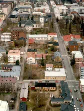 4. KUNINKAANKADUN JA SORVARINKADUN KATUNÄKYMÄ Kuvaus: oli vanha puukaupunki, jonka puutalot purettiin pääosin 1960- ja 1970-luvuilla.