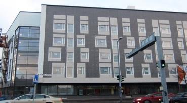 Palvelukeskittymät Lappeenrannassa Rakuunamäen lasten ja nuorten talo + Tallit 1 ja 2 - Vuokratilat 3 685 m2 - Toiminta talossa käynnistyi marraskuussa 2013 - Kokoaa