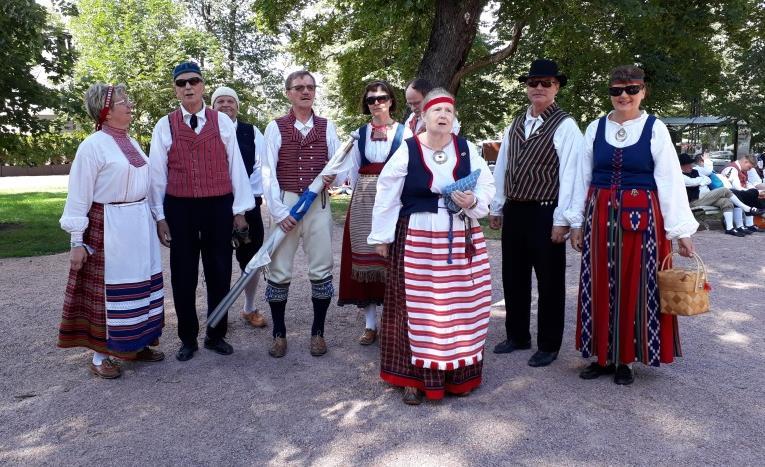 Kansanmusiikin ja kansantanssin juhla on tarkoitettu kaiken ikäisille, ja se on eurooppalaisen taiteen ja kulttuurin kohtauspaikka, jonka johtoajatuksena on yhdistää Euroopan kansat.