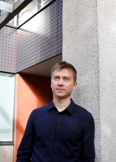 Kurssin opettajat Jukka Luoma Apulaisprofessori, Markkinoinnin laitos KTT, DI Tutkimusalueet Kilpailudynamiikka, markkinalähtöiset strategiat, datalähtöinen