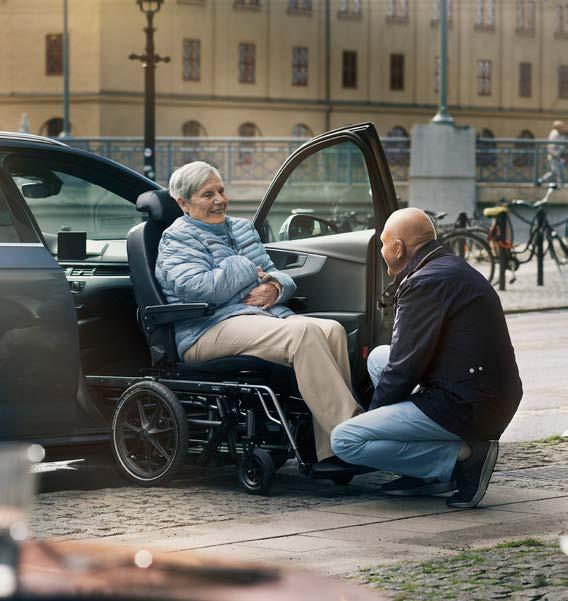 Kuljettajan puolella suositellaan 2/3 ovista automallia. Perusmalli on mekaaninen, mutta saatavana on myös sähköinen malli.