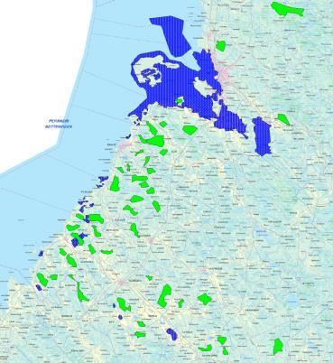 90 Kuva xx. Arvioidut tuulivoima-alueet ja lintujen kerääntymisalueet. Rannikon merkittäviksi muuton kasautumiskohdiksi tunnistettiin mm.