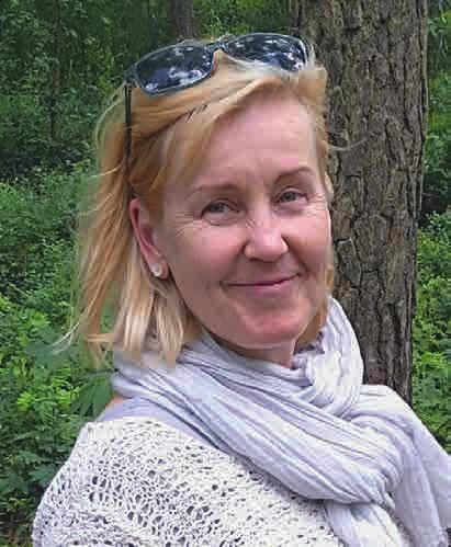Ja mehiläiset pyytävät häneltä väkevämpää voittolaulua purppuran punaisia ruusuja varten. Ja Jumala on mukana kaikissa yhteyksissä. Kun eukko arvaamatta kohtasi kissansa kaivolla ja kissa emäntänsä.