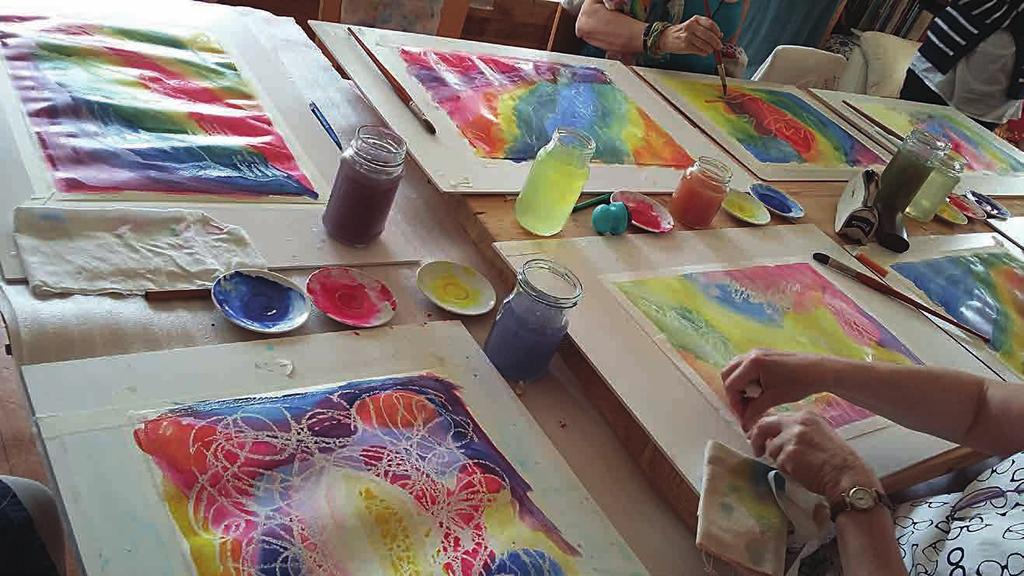 Hän teki työtään tunnontarkkuudella ja sydämellään. Monet koulun vanhemmat ja hänen kollegansa muistavat hänet ilostaan ja aurinkoisesta olemuksestaan!