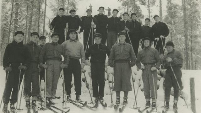 Suunnistuskarttoja saa urheiluhallilta, päiväkävijöille 5 /kpl, majoittuville asiakkaille 2 /kpl.