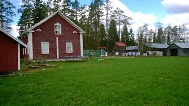 pihapiiri edustavat Tavastkengän perinteistä maaseuturakennuskantaa.