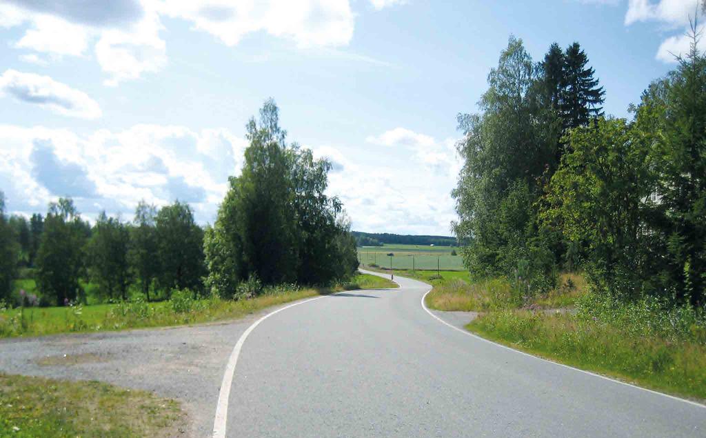 POHJOIS-POHJANMAAN ARVOKKAIDEN MAISEMA-ALUEIDEN PÄIVITYSINVENTOINTI 158 on merkitystä myös sen läpi kulkevalle maantielle erottuvana maamerkkikohteena ja kohokohtana tiemaisemassa.