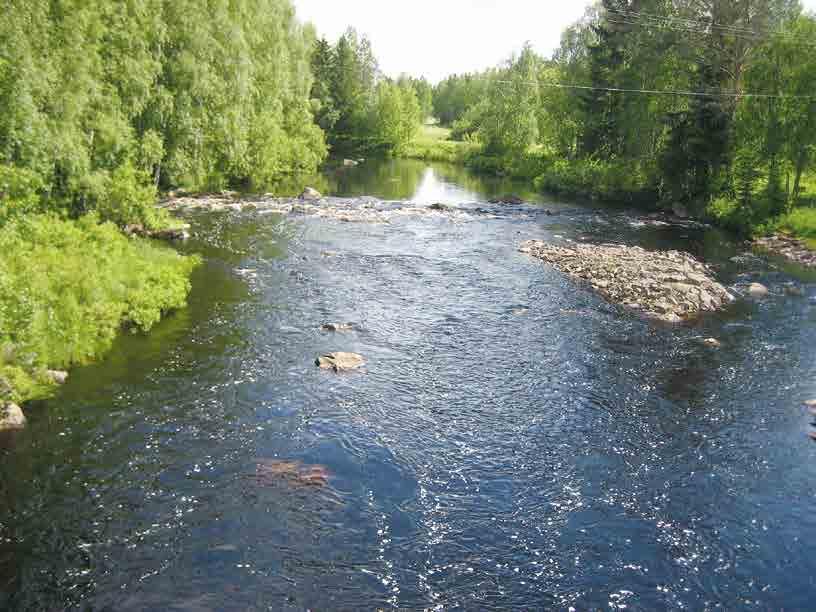 Kapea, mutkainen jokiuoma kaartaa maisema-alueella idästä kohti etelää. Joessa on useita koskipaikkoja. Maisema-alueella ovat mm.