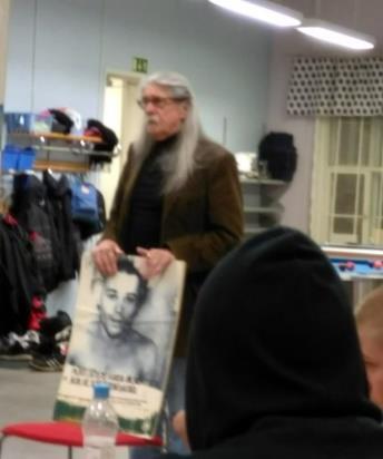 Olen narkomaani ja alkoholisti, joka jäi sattumalta henkiin. Jos huomaat, että ystävällä alkaa mennä liian lujaa, niin puutu ajoissa.