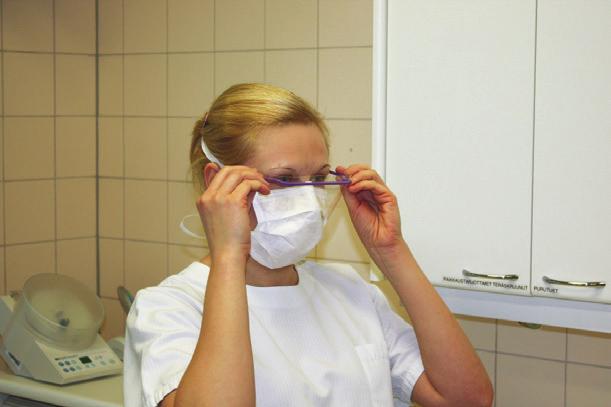 25 HYGIENIAN VERKKOKURSSI osa 1 Verkkokurssin hinta 80 /henkilö (+alv 24% 19,20 ) Hygienian verkkokurssin kouluttaja on Jaana Alapulli, suuhygienisti (AMK), joka on suorittanut infektioiden ehkäisy-